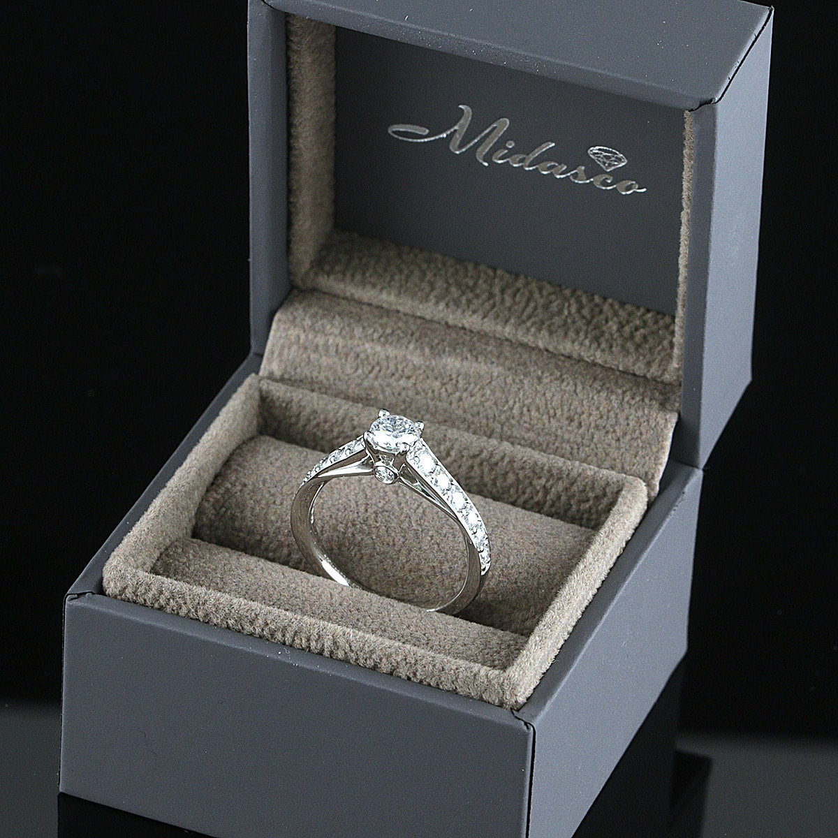 Timanttisormus 1,00 ct (SKU 1136)