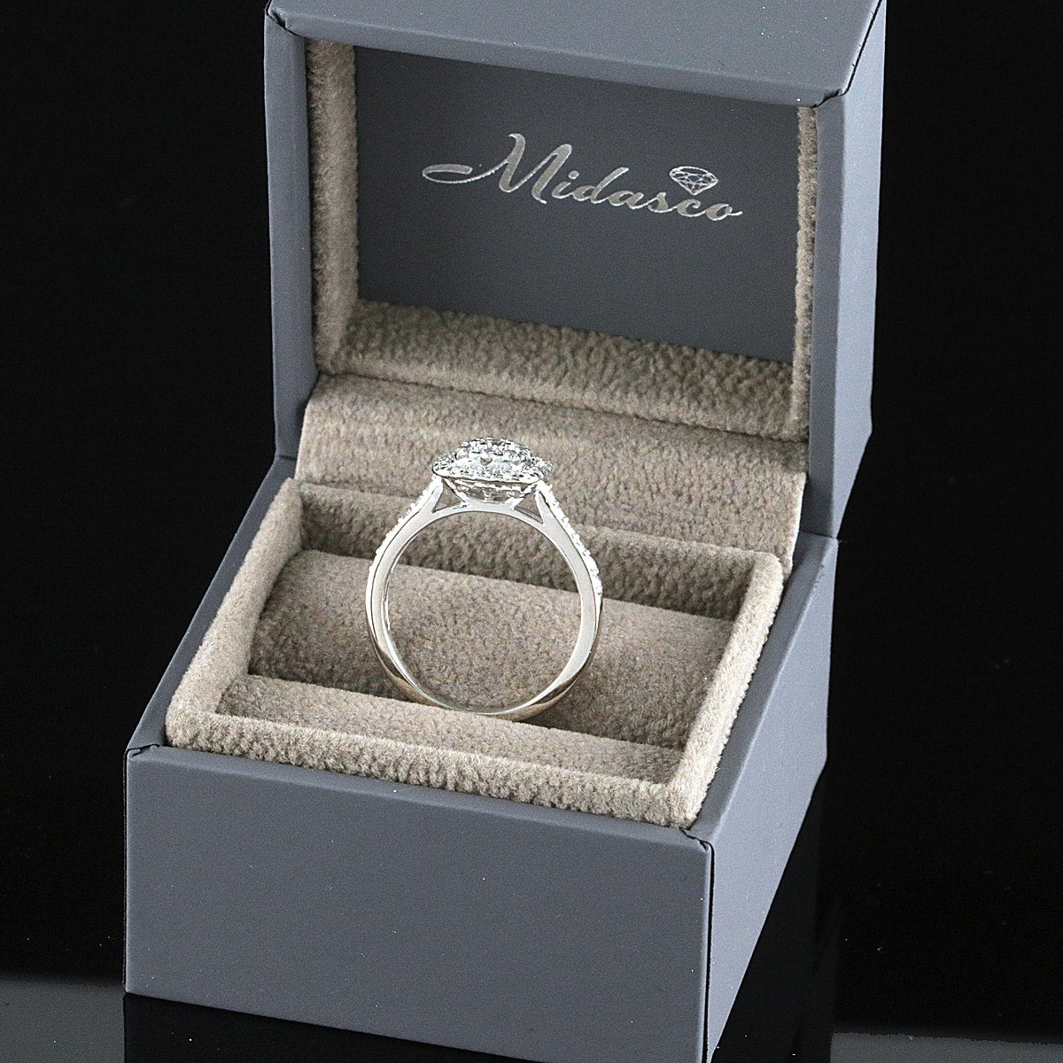 Kultajousi timanttisormus 0,54 ct (SKU 1138)