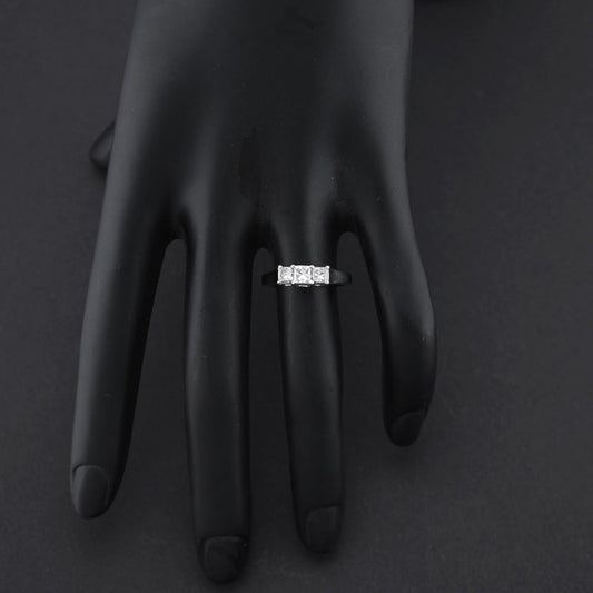 Timanttisormus 0,65 ct (SKU 453)