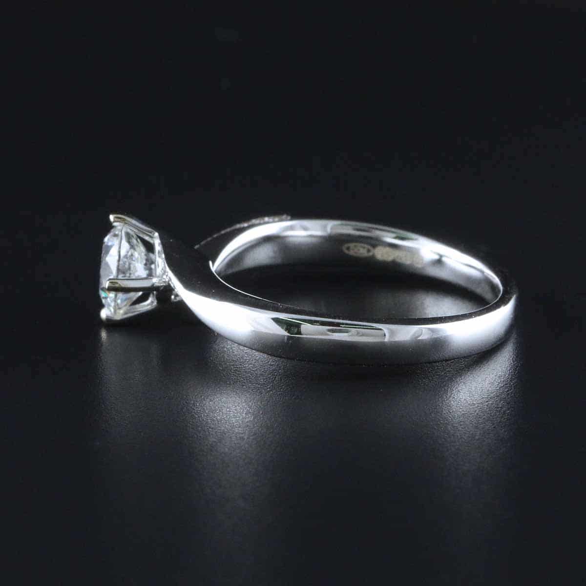 Timanttisormus 0,77 ct (SKU 750)