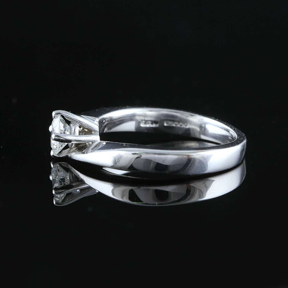 Timanttisormus 0,37 ct (SKU 790)