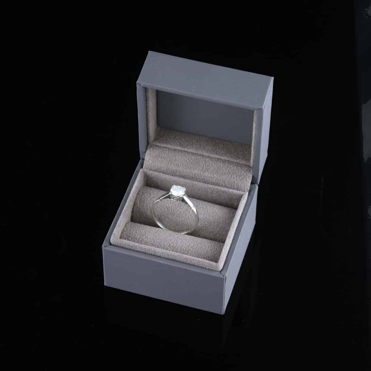 Timanttisormus 0,57 ct (SKU 956)