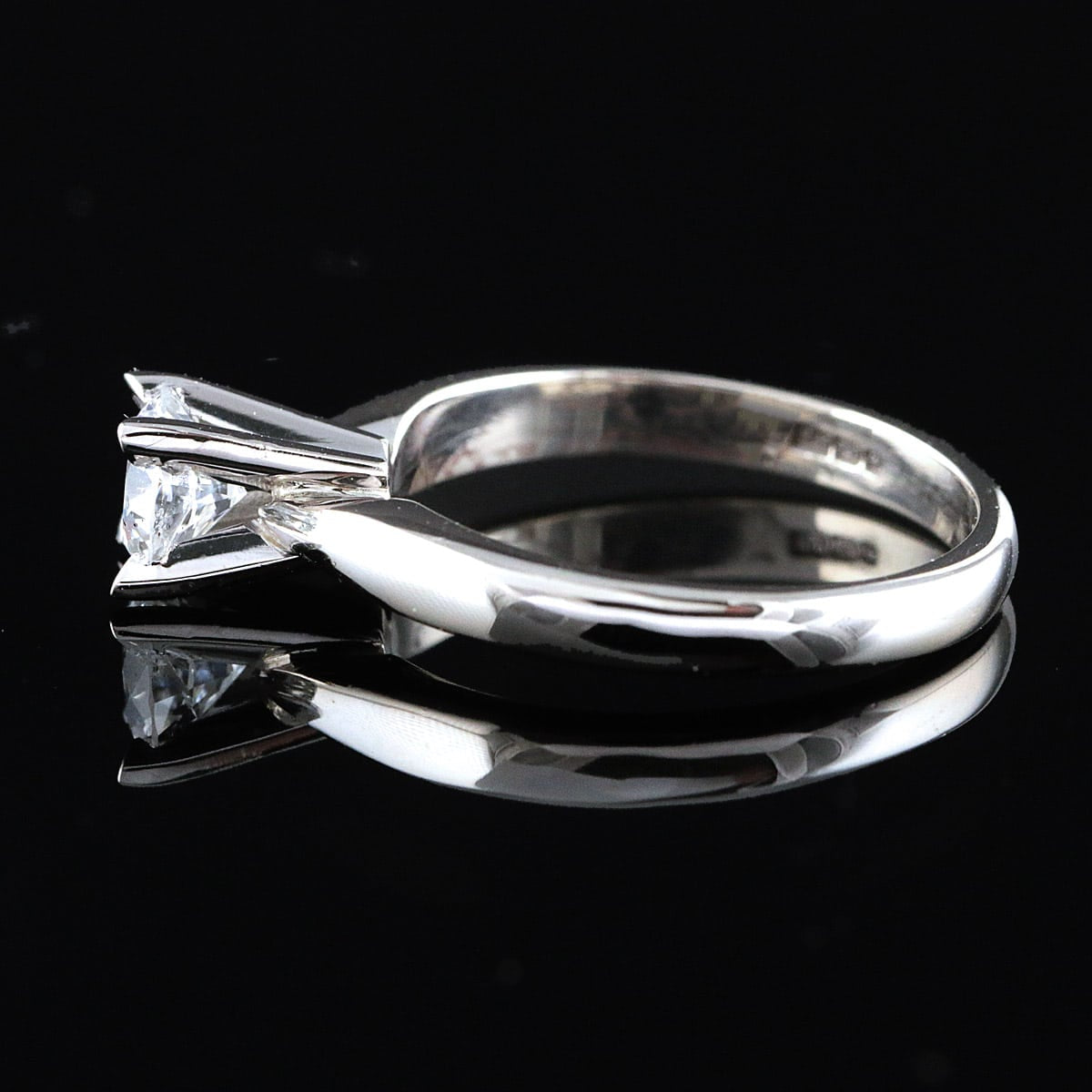 Timanttisormus 0,60 ct (SKU 986)