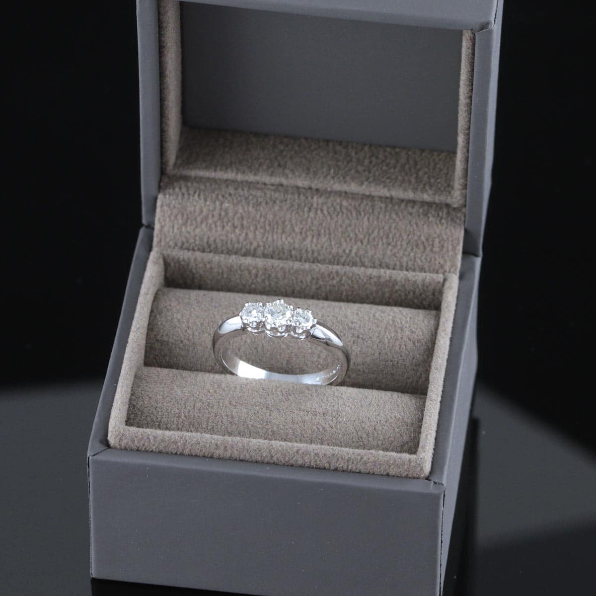Timanttisormus 0,37 ct (SKU 1008)
