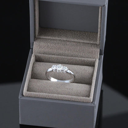 Timanttisormus 0,37 ct (SKU 1008)