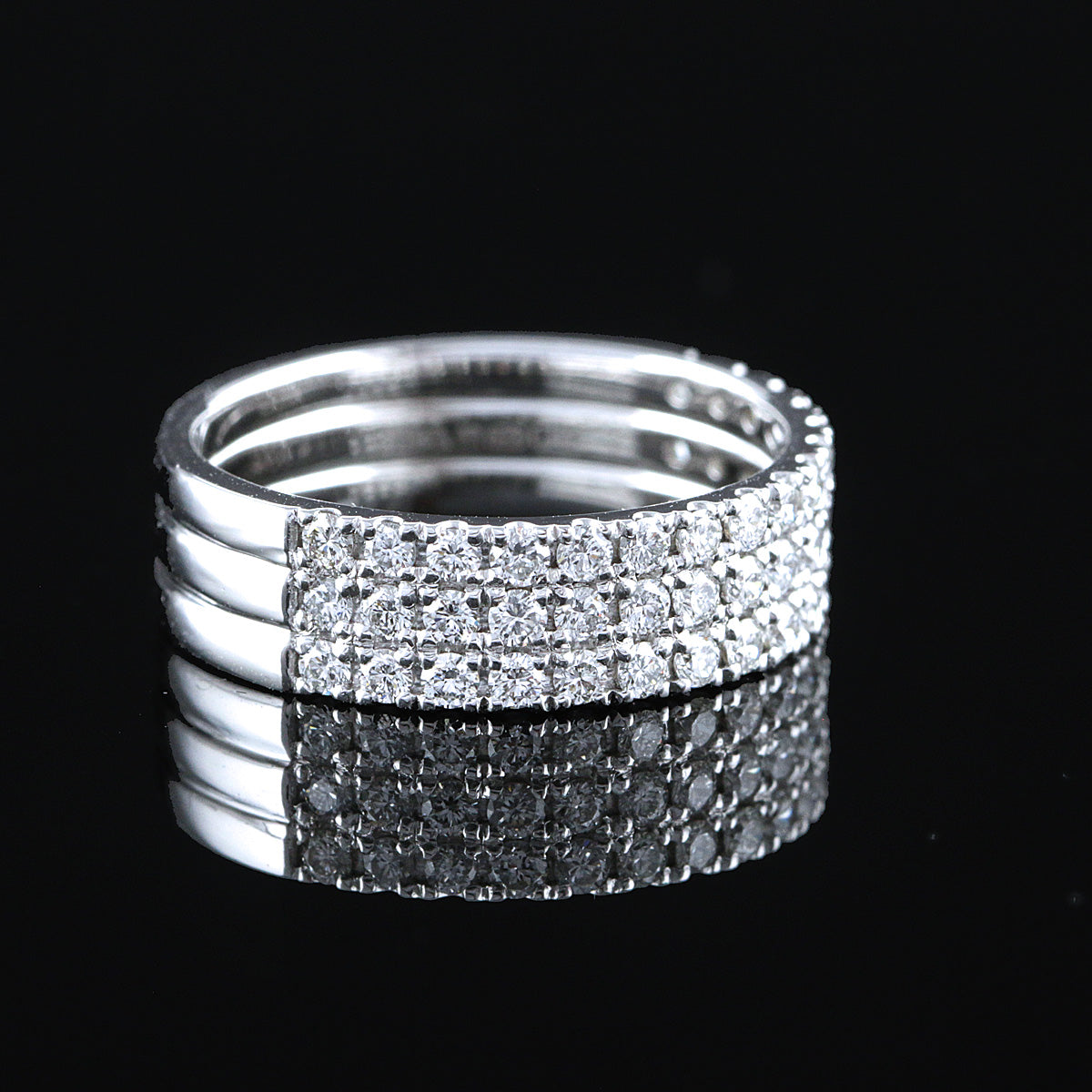 Timanttisormus 0,72 ct (SKU 1018)