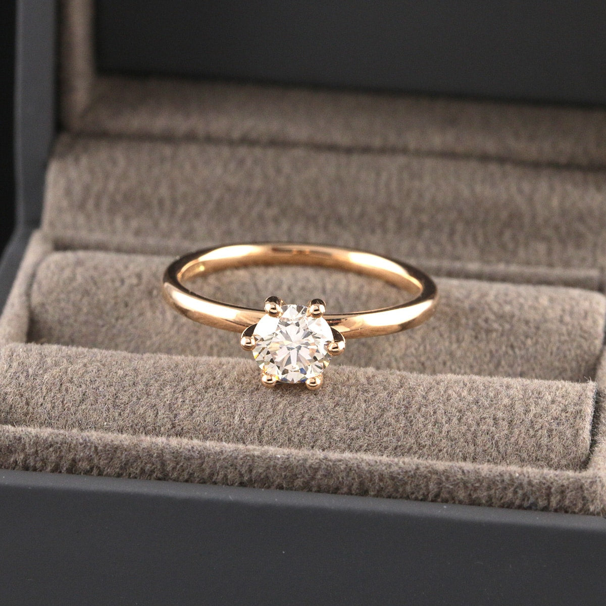 Timanttisormus 0,72 ct (SKU 997)