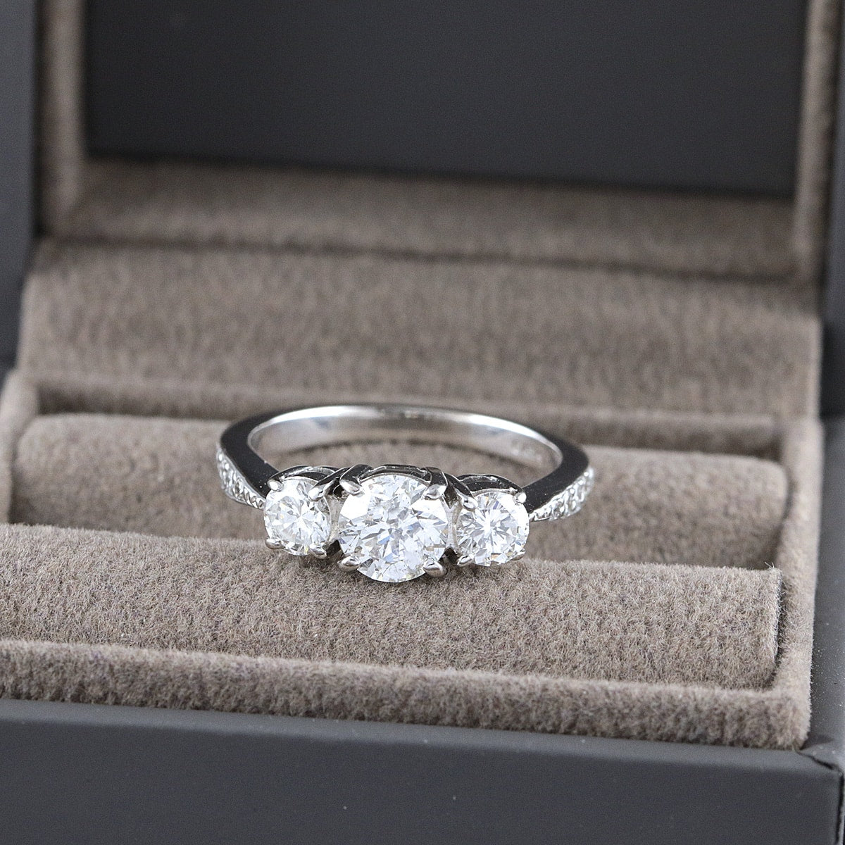 Timanttisormus 1,27 ct (SKU 768)