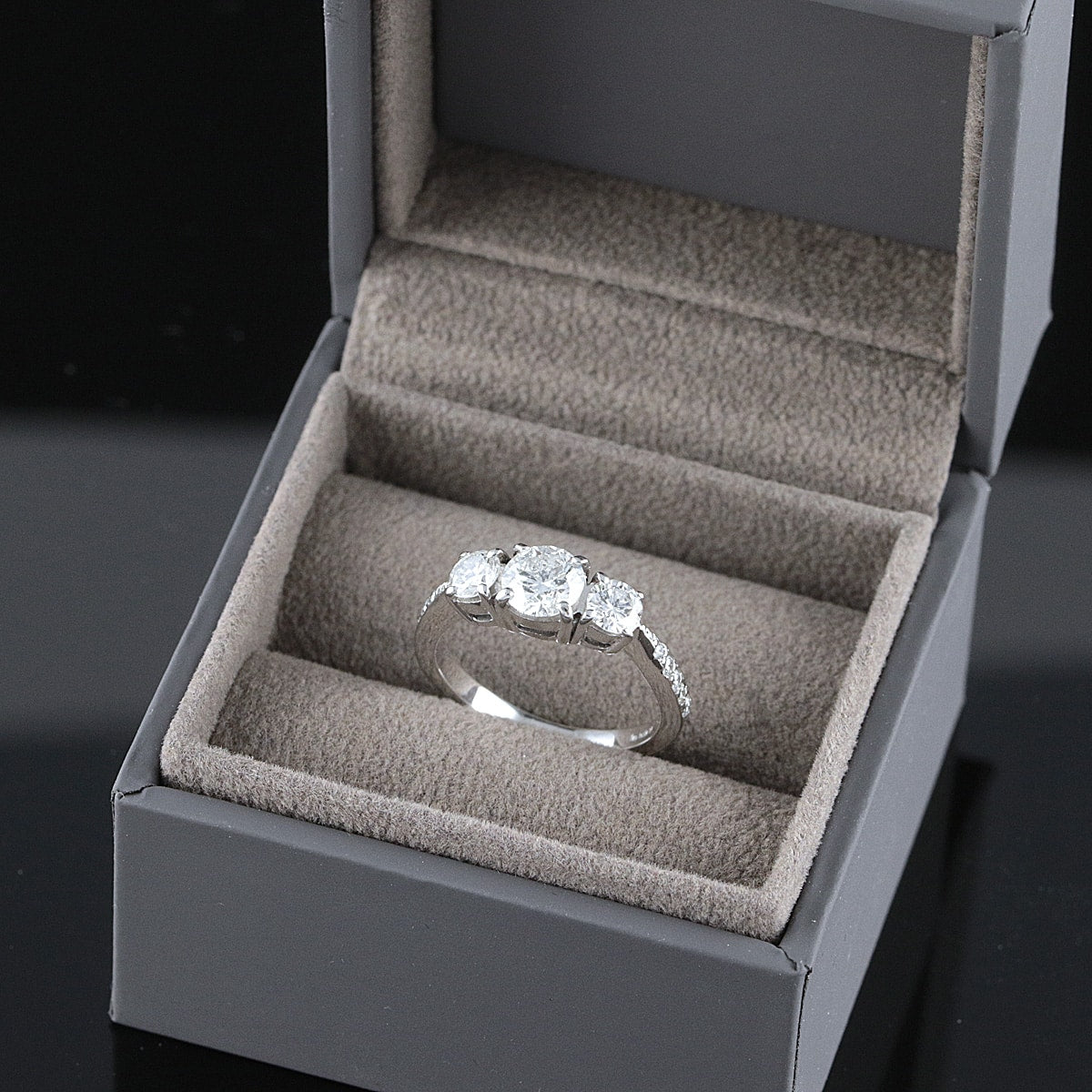 Timanttisormus 1,27 ct (SKU 768)