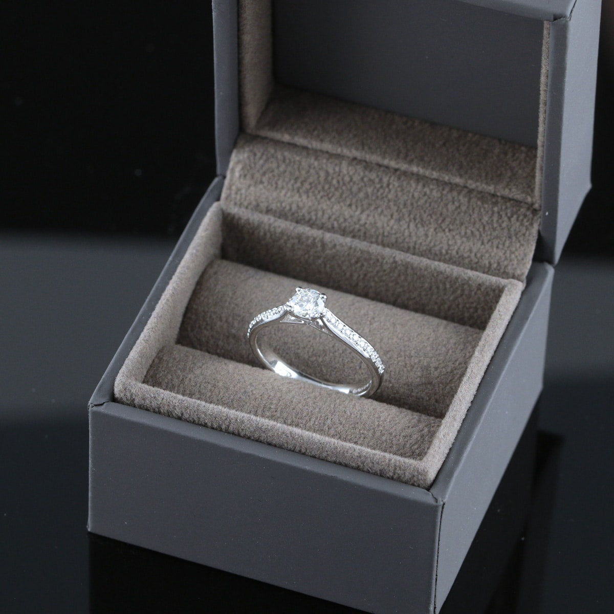 Timanttisormus 0,48 ct (SKU 1034)