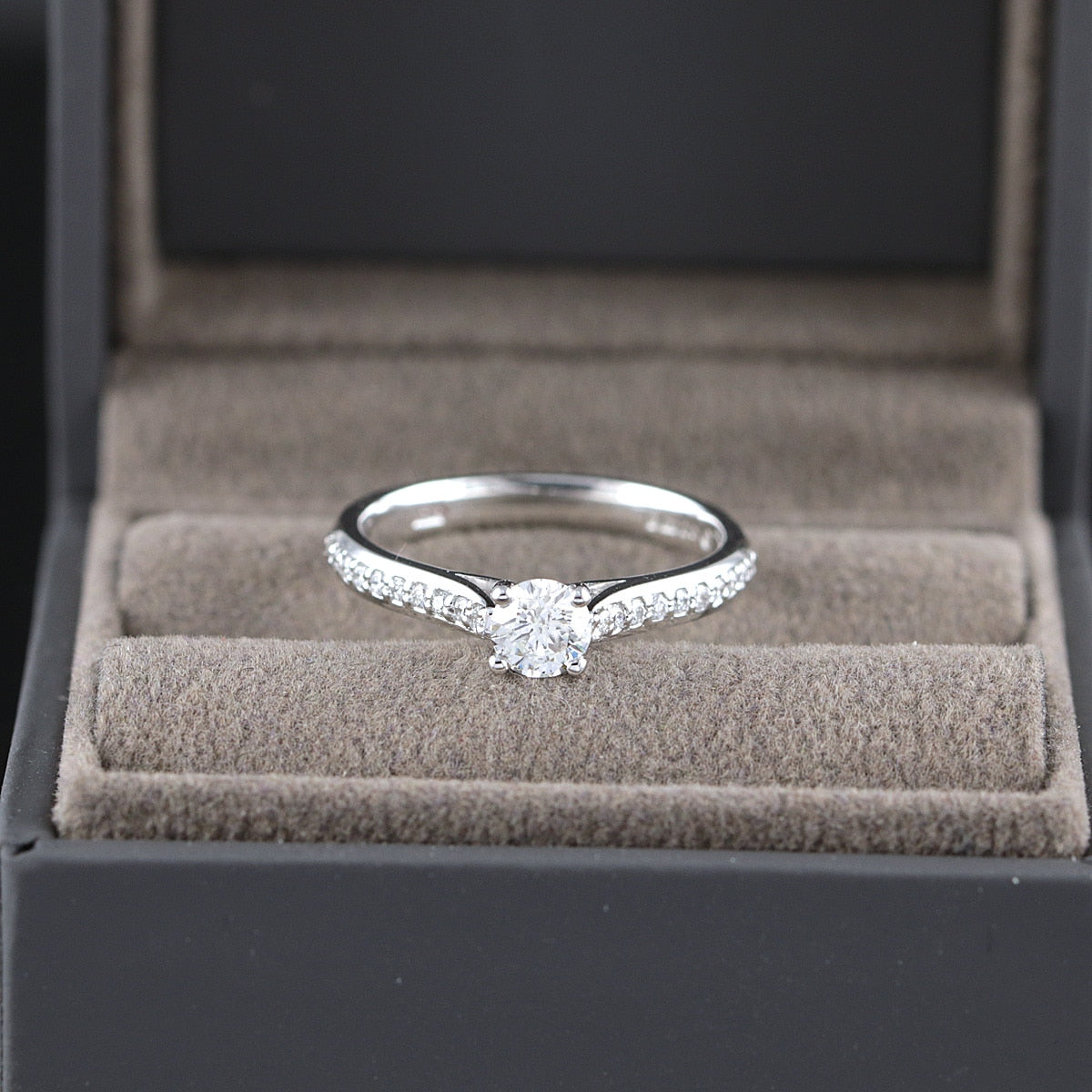 Timanttisormus 0,48 ct (SKU 1034)