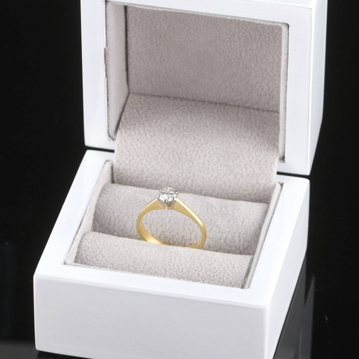 Timanttisormus 0,42 ct (SKU 1040)