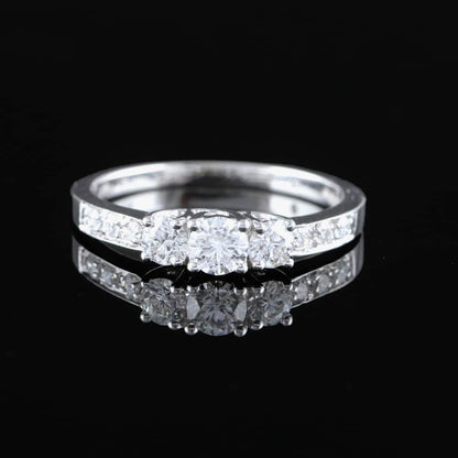 Timanttisormus 0,72 ct (SKU 1062)