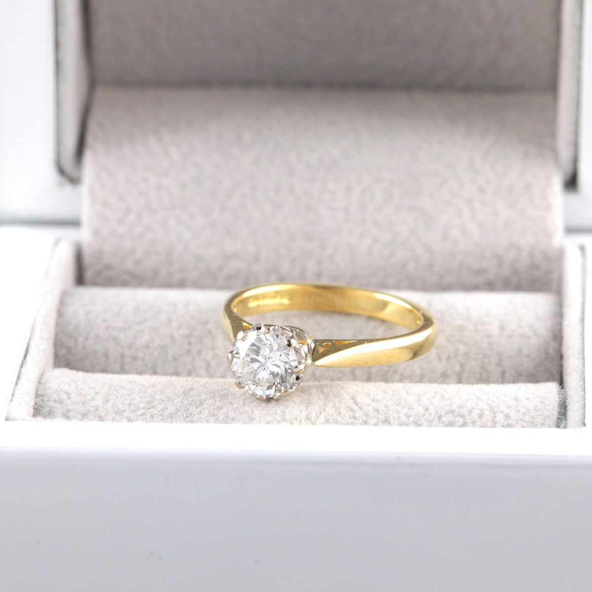Timanttisormus 0,77 ct (SKU 1076)