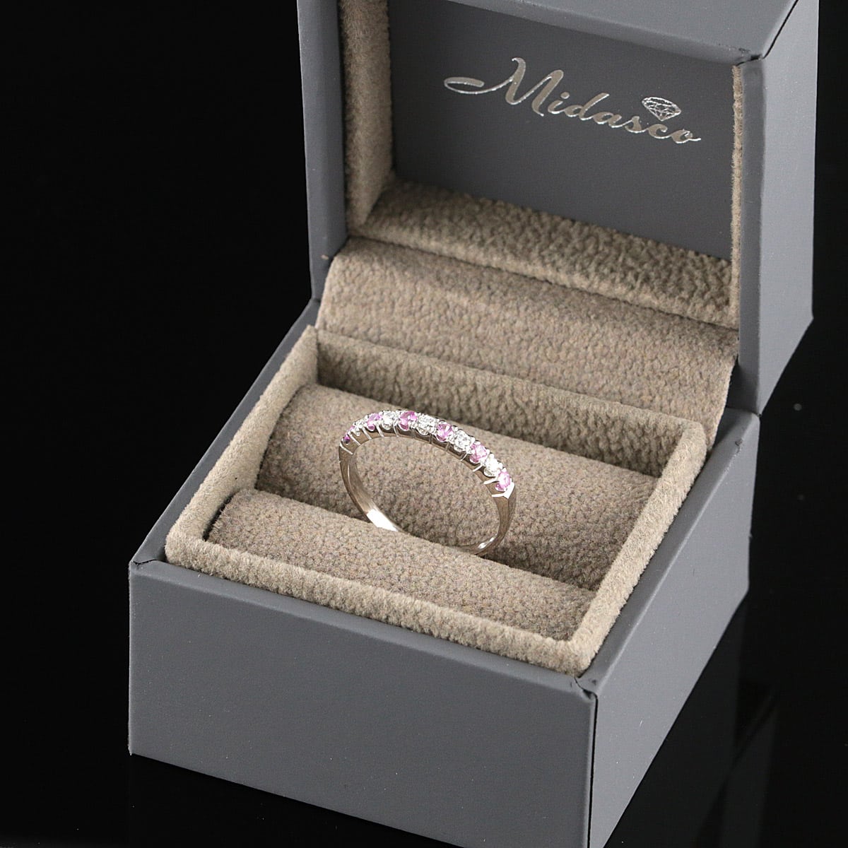 Kultajousi princess Christina timantti/safiirisormus n.0,28ct (SKU 1111)