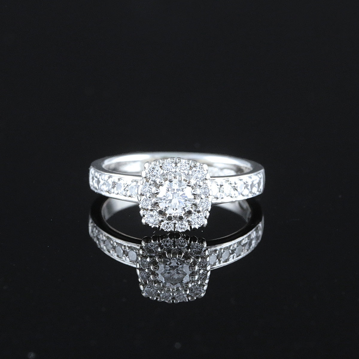 Kultasepät andreasen "Lumivuokko" timanttisormus 0,60ct (SKU 1131)