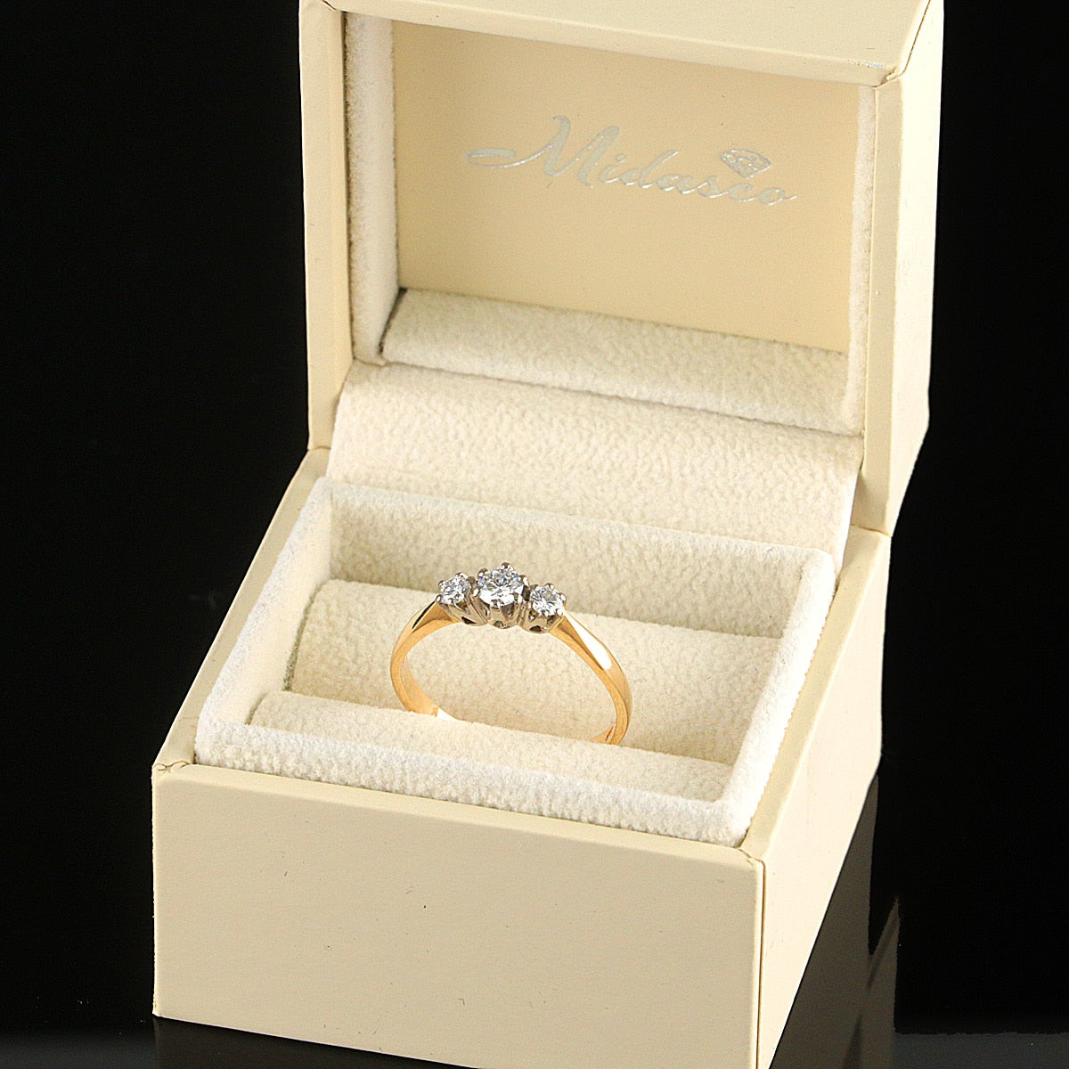Timanttisormus 0,32 ct (SKU 1133)