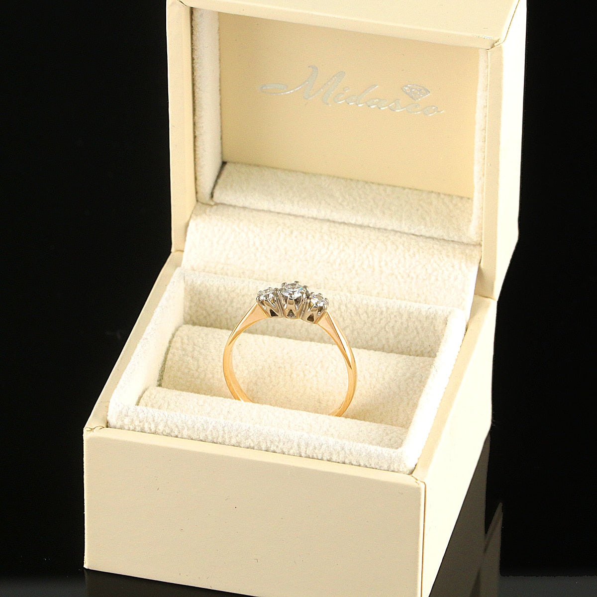 Timanttisormus 0,32 ct (SKU 1133)