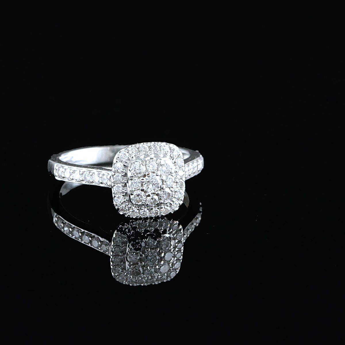 Kultajousi timanttisormus 0,54 ct (SKU 1138)