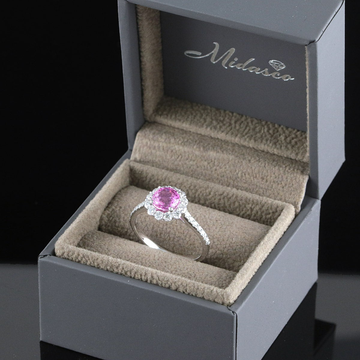 Timantti/safiirisormus n.1,268 ct (SKU 1140)