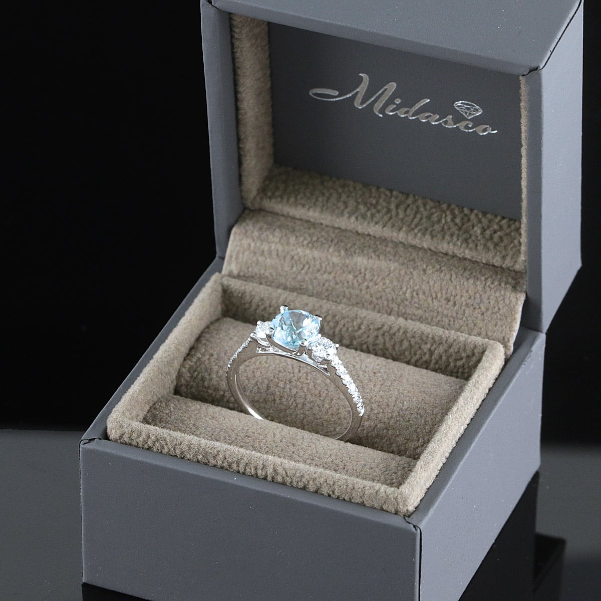 Timantti/topaasisormus 1,91 ct (SKU 1141)