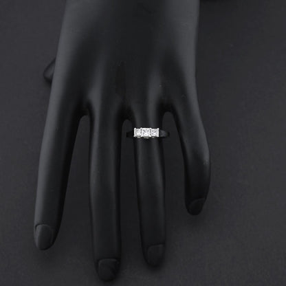 Timanttisormus 0,65 ct (SKU 453)