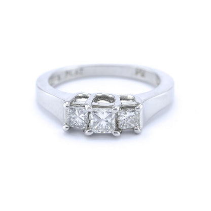 Timanttisormus 0,65 ct (SKU 453)