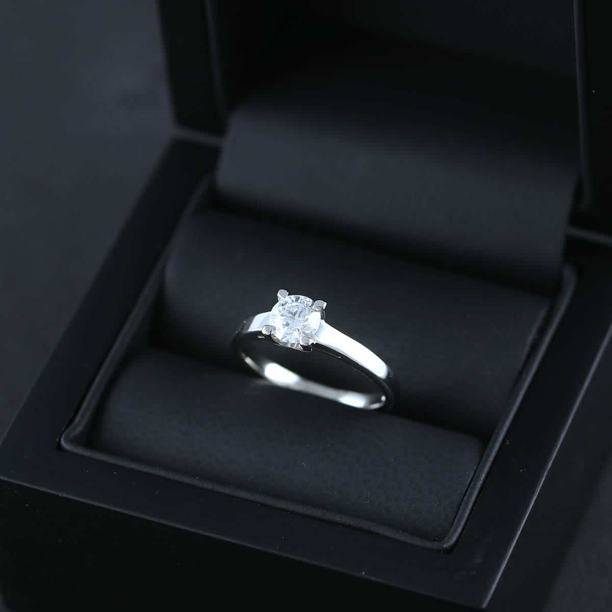 Timanttisormus 0,75ct (SKU 716)