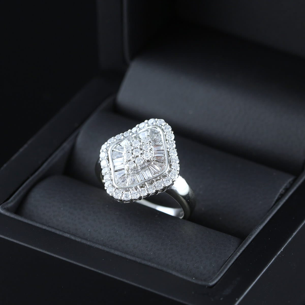 Timanttisormus 1,26 ct (SKU 825)