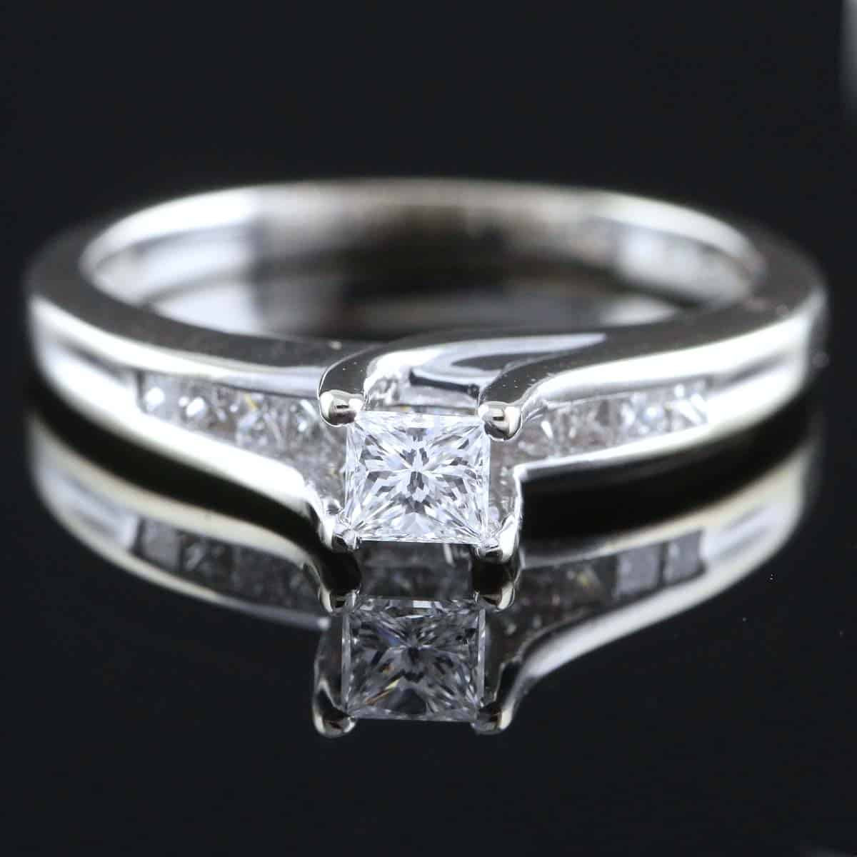 Timanttisormus 0,52 ct (SKU 899)