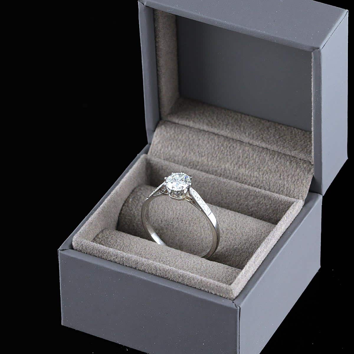 Timanttisormus 0,81 ct (SKU 969)