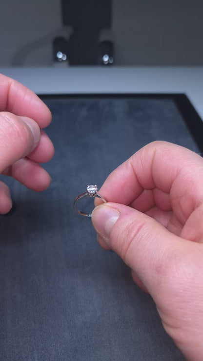 Timanttisormus 0,65 ct (SKU 1101)