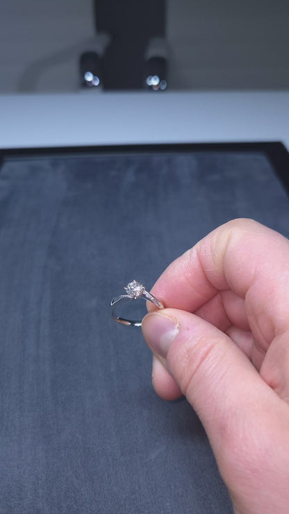 Timanttisormus 0,77 ct (SKU 750)