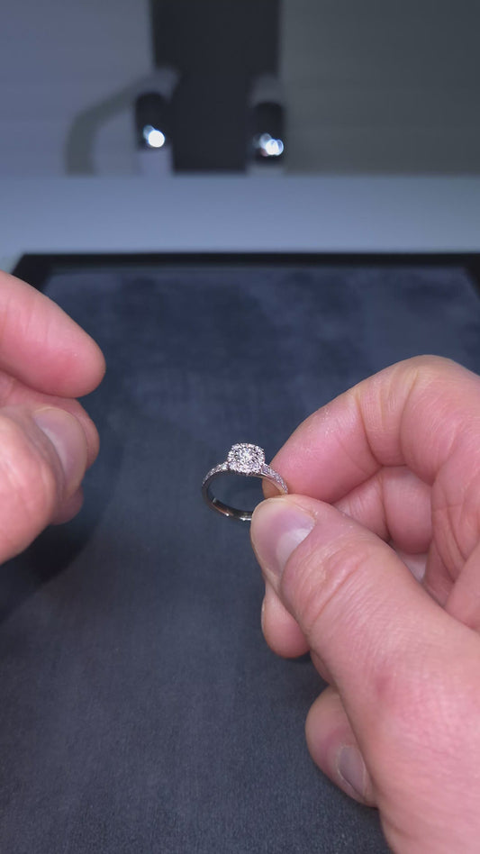 Kultasepät andreasen "Lumivuokko" timanttisormus 0,60ct (SKU 1131)