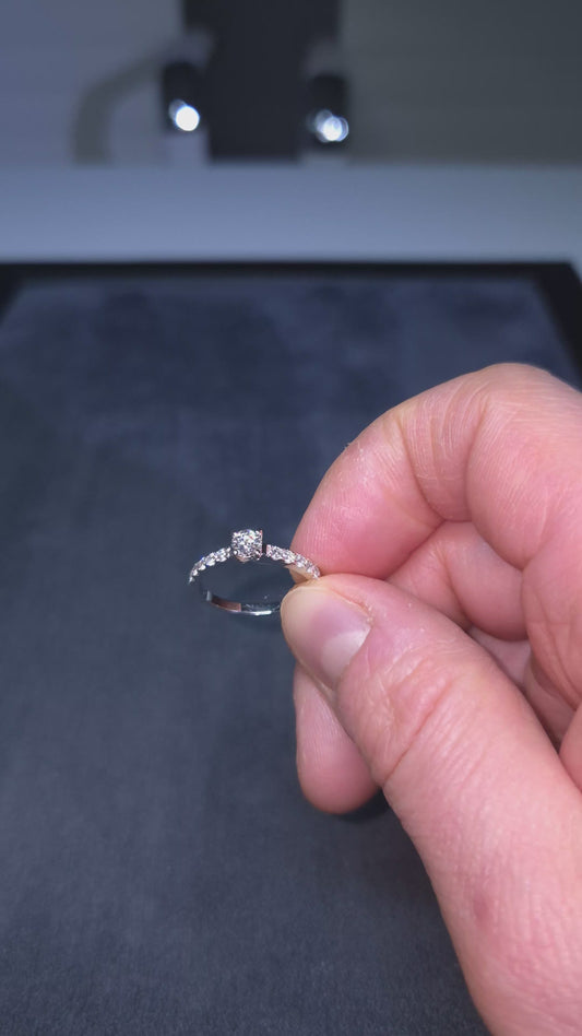 Timanttisormus 0,66 ct (SKU 1033)
