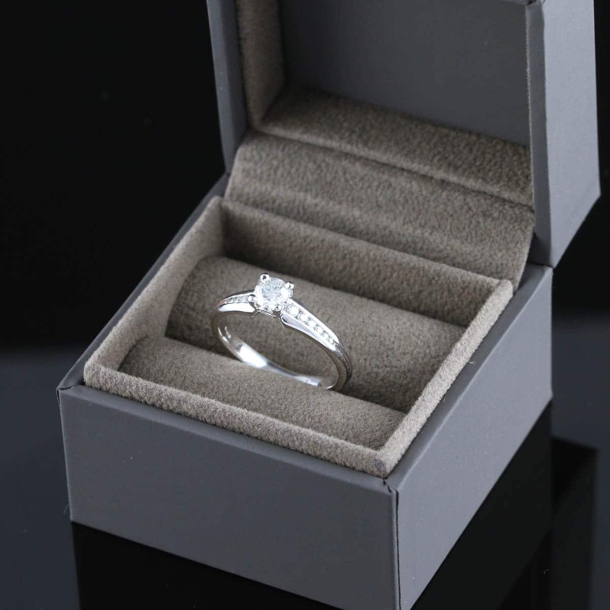 Timanttisormus 0,58 ct (SKU 918)