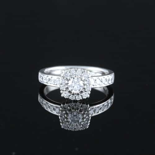 Kultasepät andreasen "Lumivuokko" timanttisormus 0,60ct (SKU 1131)